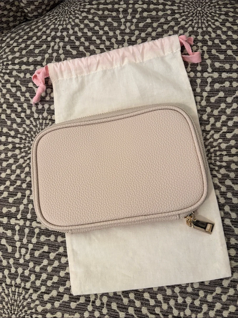 Jane's Agenda Beige Pebbled Faux Leather Zip Around Pen Accessory Pouch Case Bag